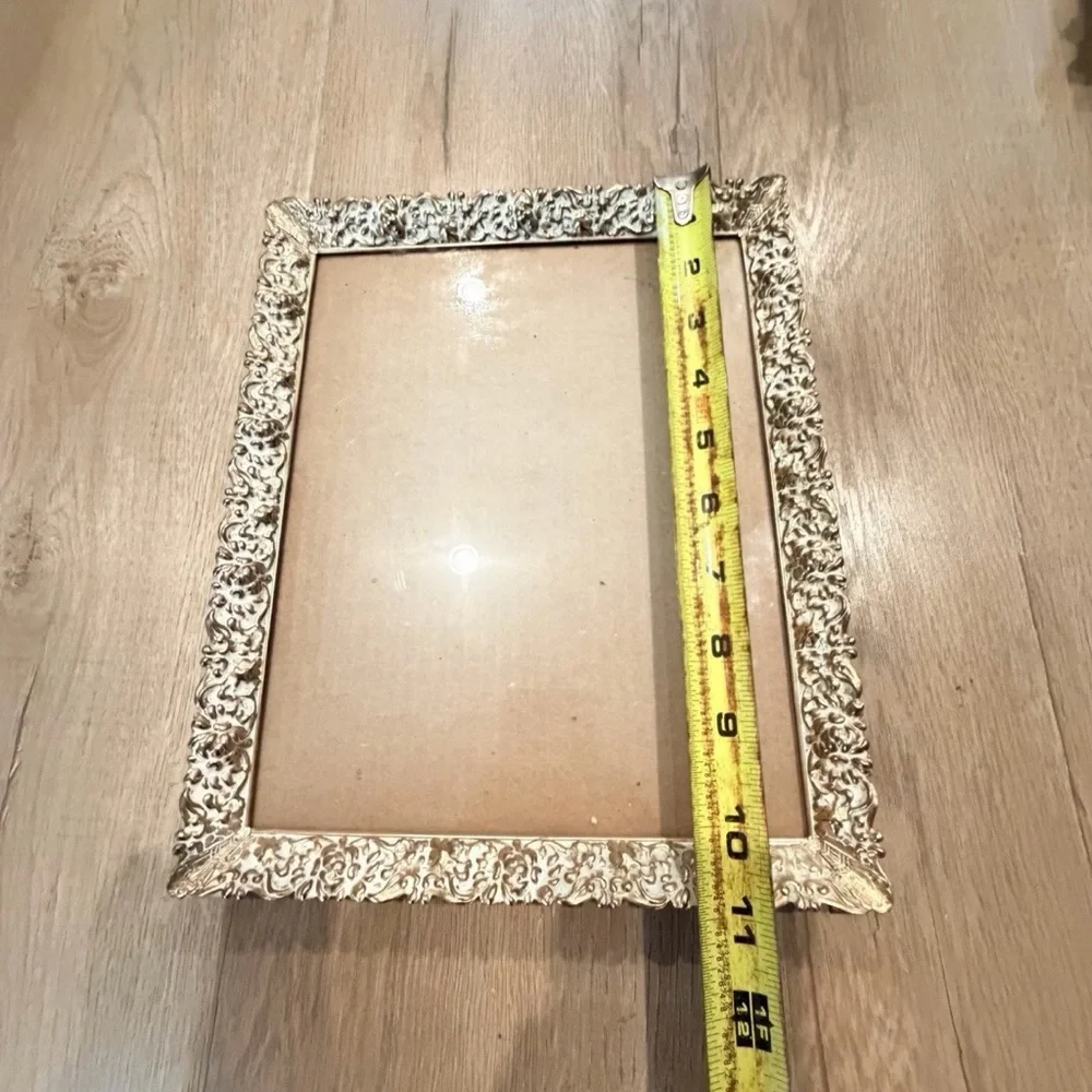 VTG MCM Filigree Ornate White & Gold Tone Metal Brass‎ Picture Photo Frame